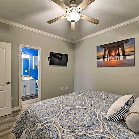 Modern Island Condo With Pool Steps To The Beach! South Padre Island Exterior foto