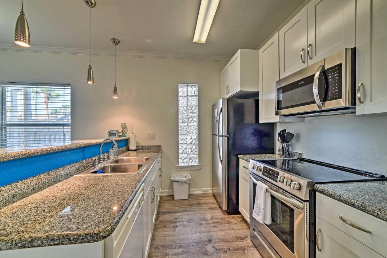 Modern Island Condo With Pool Steps To The Beach! South Padre Island Exterior foto