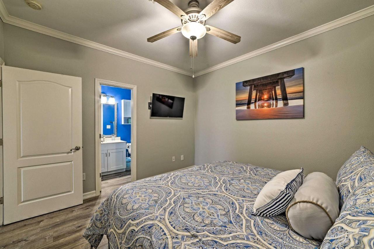 Modern Island Condo With Pool Steps To The Beach! South Padre Island Exterior foto