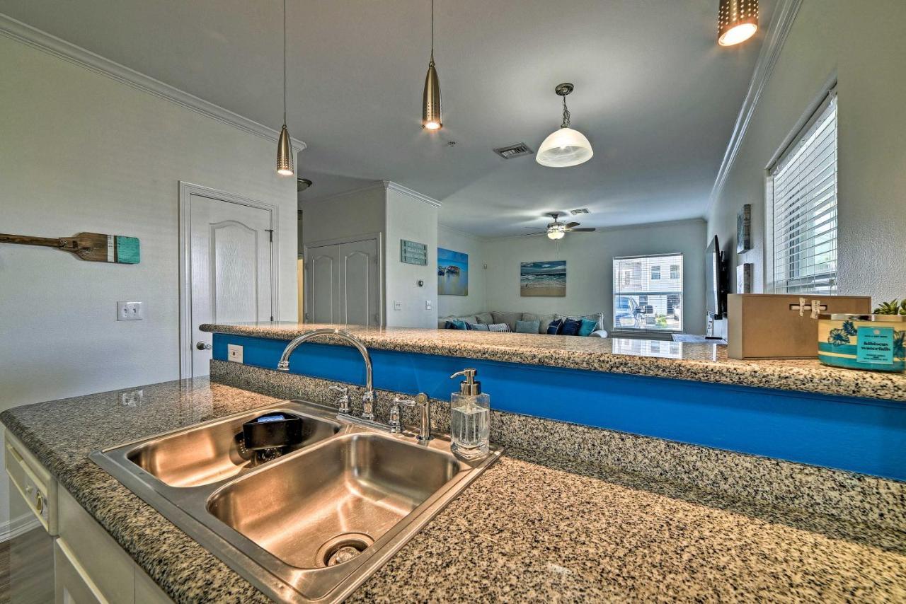 Modern Island Condo With Pool Steps To The Beach! South Padre Island Exterior foto